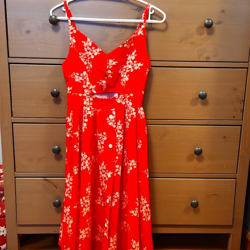 Cut-out summer dress | M